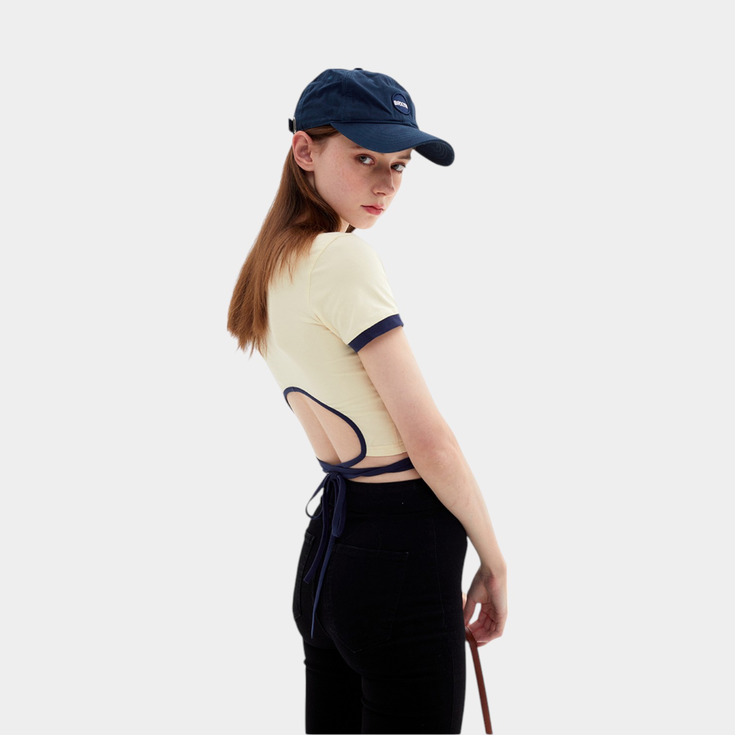 Damen Crop Top mit Textdruck und kurzen Ärmeln – Bild 3