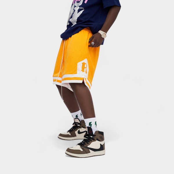 Unisex Cargo Shorts mit Textdruck – Bild 3