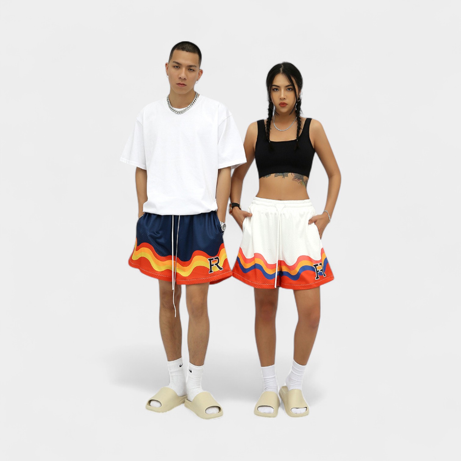 Unisex Nylonshorts mit Textdruck – Bild 2