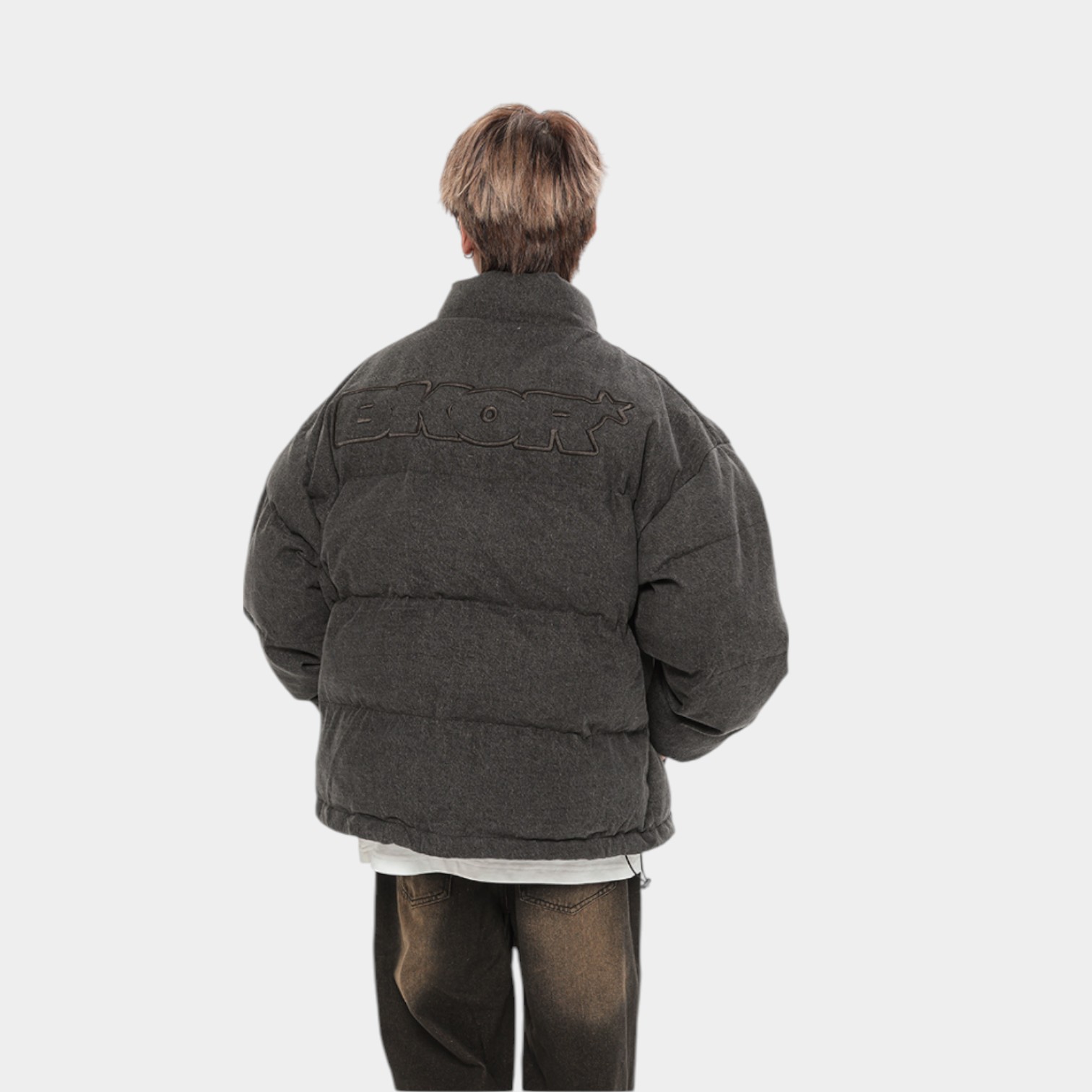 Unisex Puffer Jacke mit Textdruck und langen Ärmeln – Bild 2