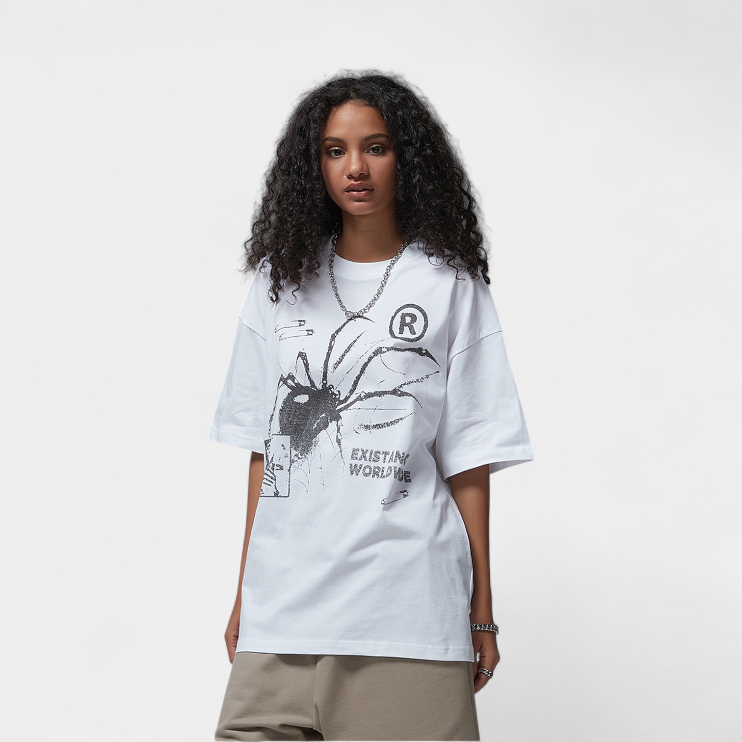 Unisex T-Shirt mit künstlerischem Aufdruck und kurzen Ärmeln – Bild 6