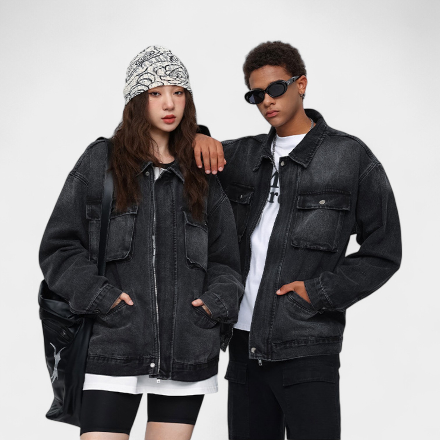 Unisex Jeansjacke mit Textdruck und langen Ärmeln