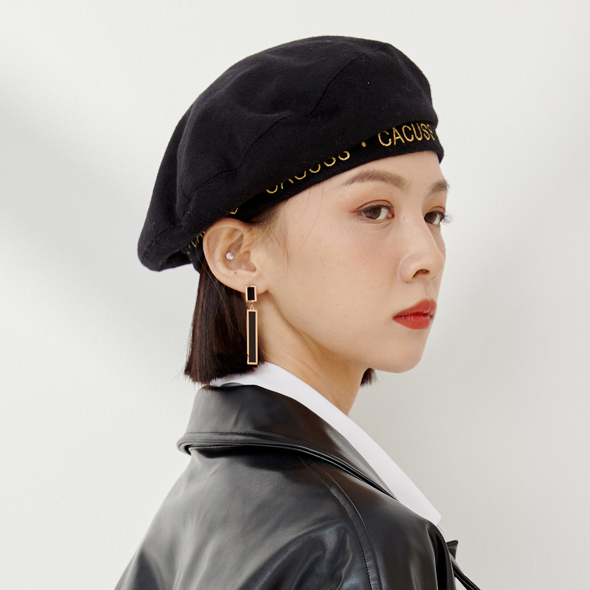 Beret women's autumn and winter New hat men's all-match black embroidered beret Japanese style artistic octagonal hat - copy