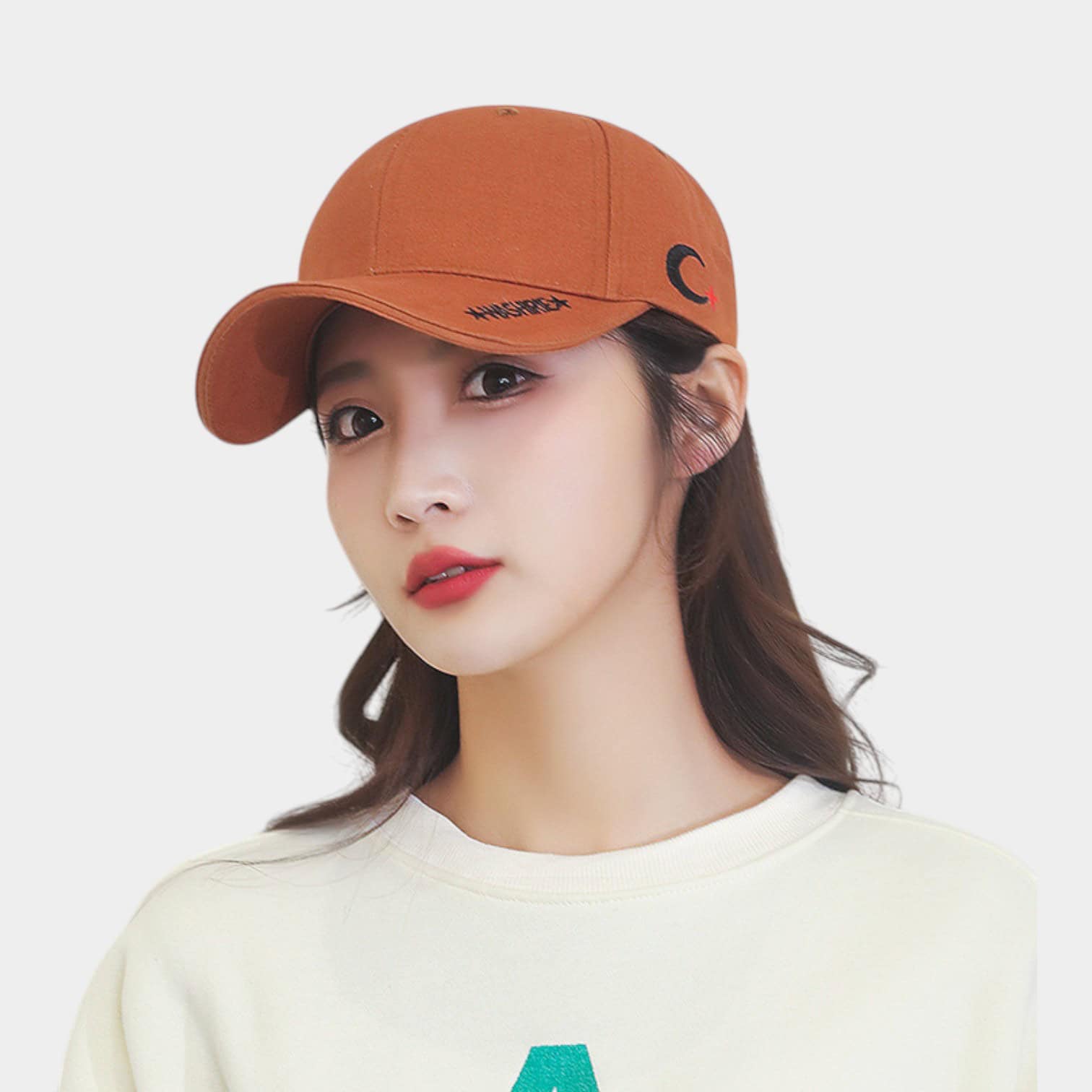 Spring and Summer New Embroidered Crescent Korean Baseball Cap Young Men and Women Couple Sunscreen Sun Hat Student Hat