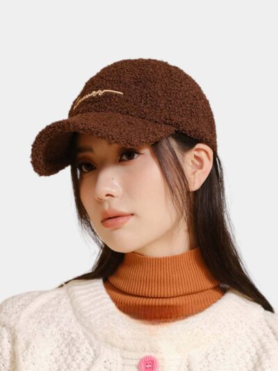 Autumn and Winter peaked cap Women's Korean-style all-match soft top baseball cap outdoor warm teddy velvet hat fashionable face-looking small