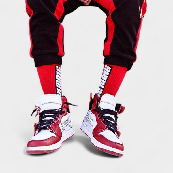 Socks men and women fashion high tide tide brand sports socks lightning letter street dance long tube skate socks wholesale