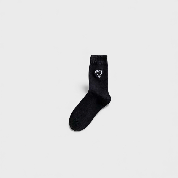 Black and white embroidered LOGO women's socks women's mid-calf length socks ins fashionable sports high waist simple Japanese long cotton socks for autumn and winter
