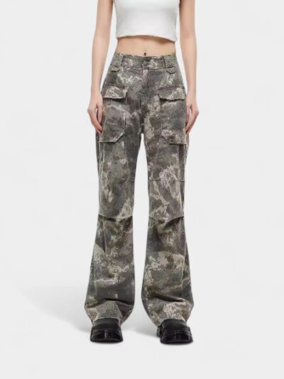 MADEEXTREME Camouflage Large Pocket Design Pleated Button Outdoor Straight Wide Leg Jeans Trendy Pants