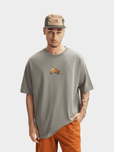 Herren T-Shirt mit künstlerischem Druck und kurzen Ärmeln