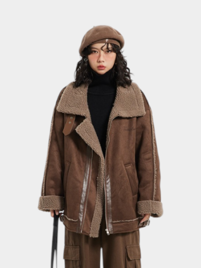 Damenmantel mit Textdruck und langen Ärmeln