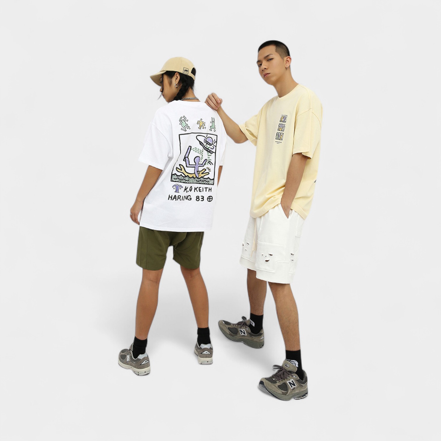 Unisex T-Shirt mit künstlerischem Aufdruck und kurzen Ärmeln – Bild 2