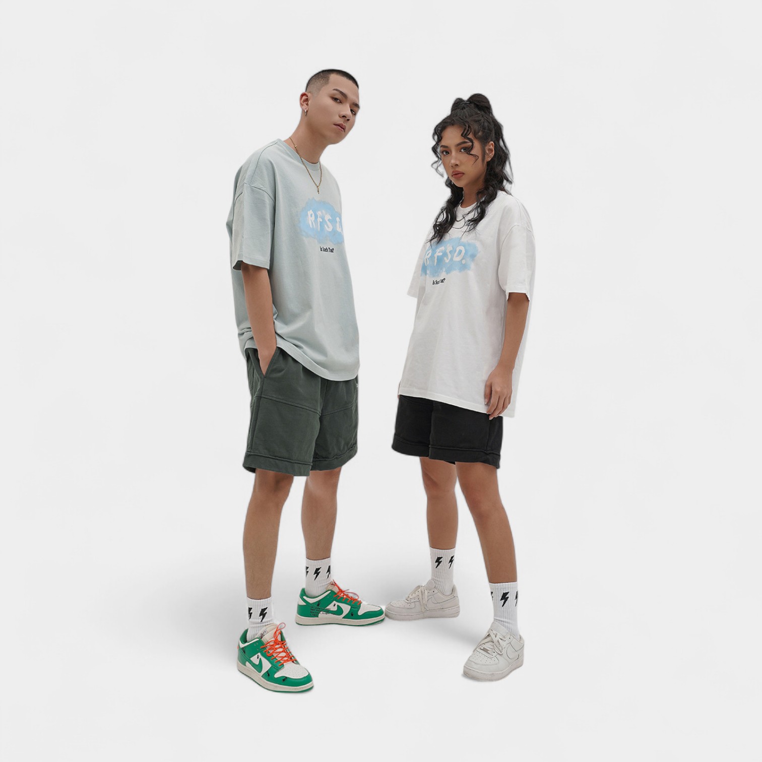 Unisex T-Shirt mit Textdruck und kurzen Ärmeln – Bild 2