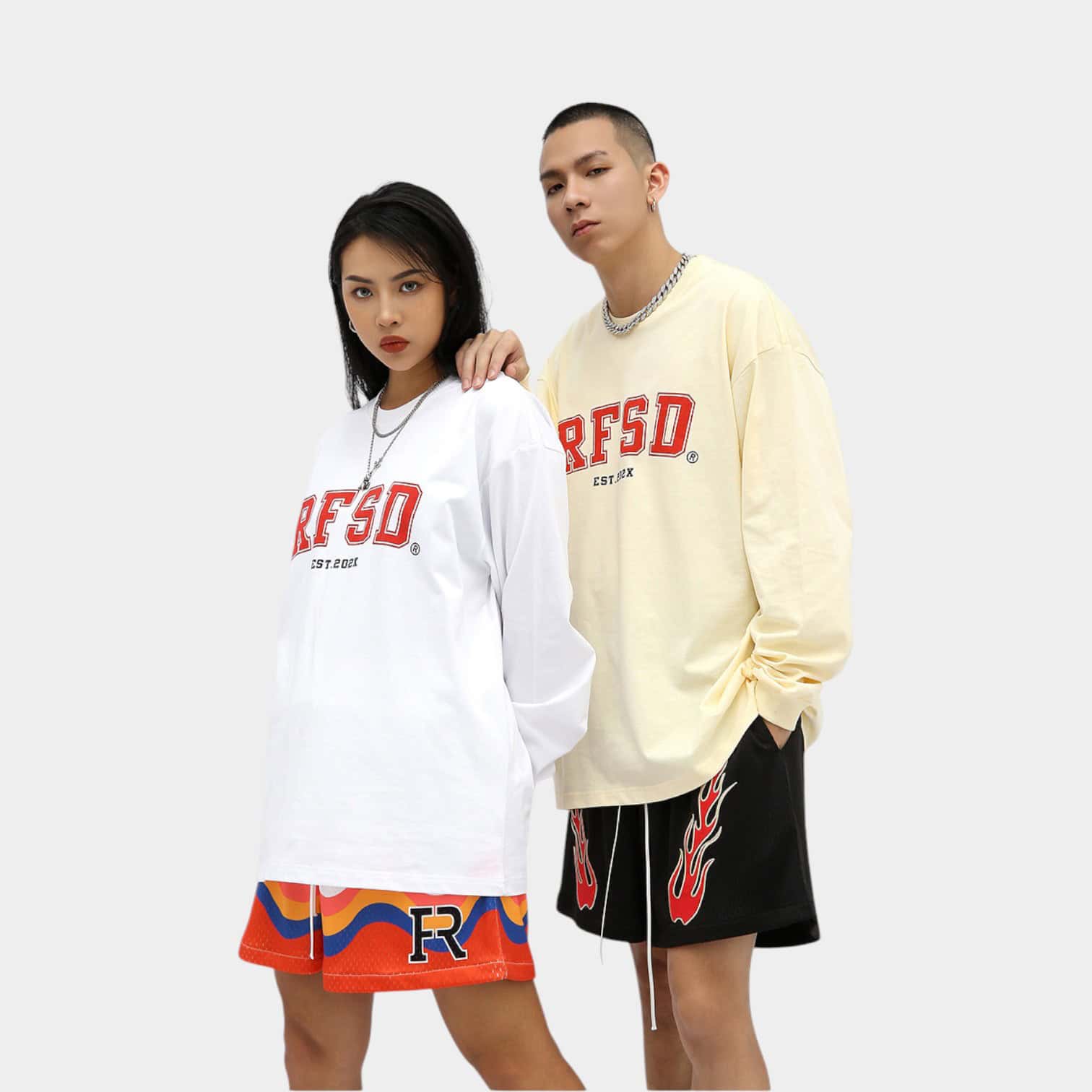 Unisex T-Shirt mit Textdruck und langen Ärmeln – Bild 2