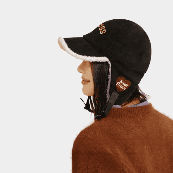 Damen Trapper Mütze mit Textdruck – Bild 2